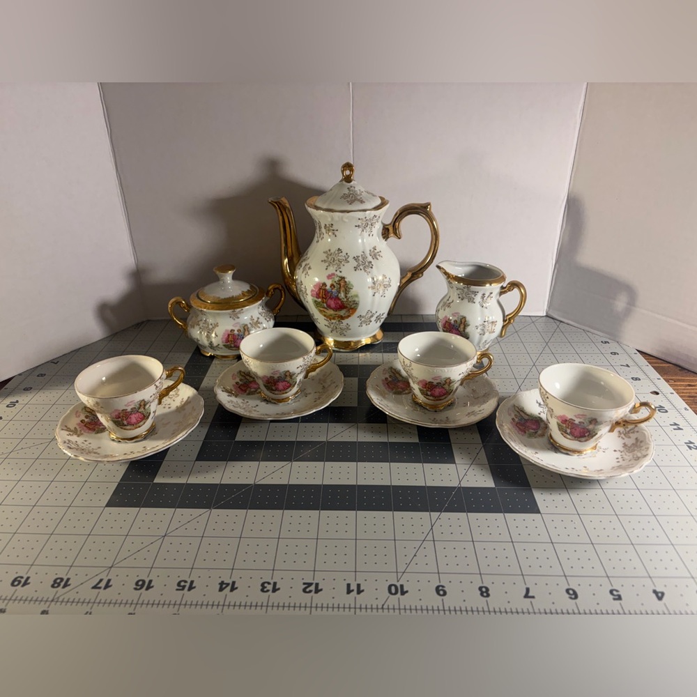 Vintage Samuel Alcock Porcelain Tea Set
Circa 1850-1870
Stratfordshire , England